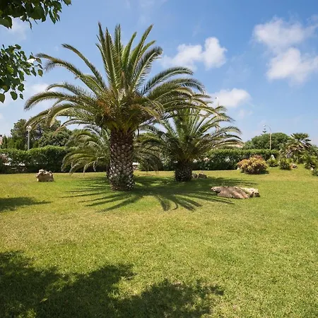Cala En Blanes Park * קאלה אן בלאנס